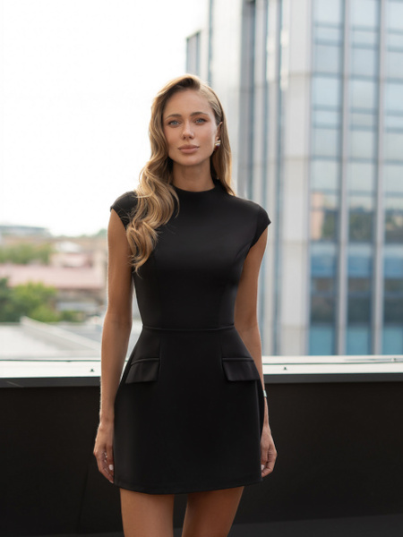 Czarna sukienka koktajlowa mini – elegancka sukienka na randkę i przyjęcie