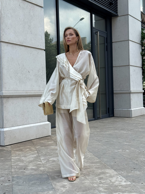 Schwarzes ausgestelltes Minikleid von Vanessa mit Puffärmeln