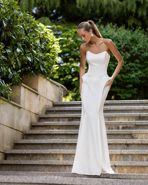 Raja Midikleid aus Satin mit offenem Rücken und Schleife - pistazienfarben 