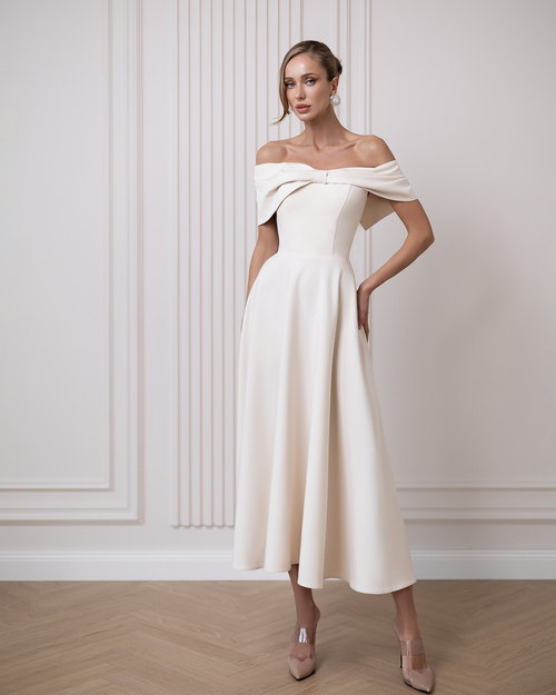 Elegantes Midikleid mit offenen Schultern - weiß