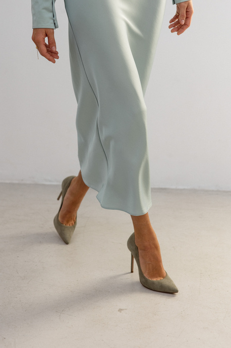 Raja Midikleid aus Satin mit offenem Rücken und Schleife - pistazienfarben