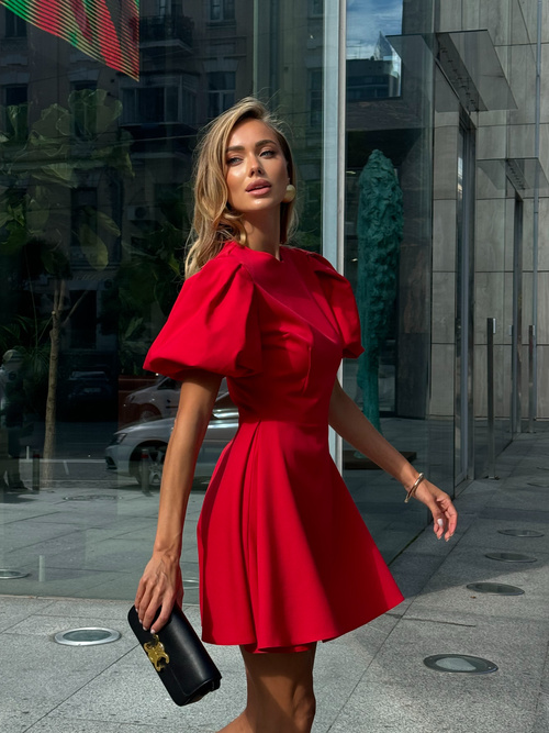 Schwarzes ausgestelltes Minikleid von Vanessa mit Puffärmeln