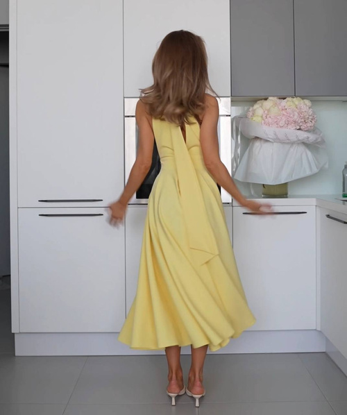 Elegantes, ärmelloses, ausgestelltes Midikleid mit Schnürung im Rücken - gelb