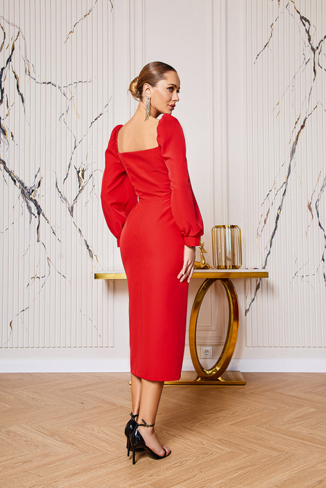 Elegancka ołówkowa czerwona sukienka midi z guzikami