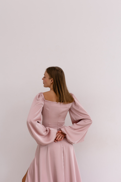 Długa sukienka Asti pudrowa