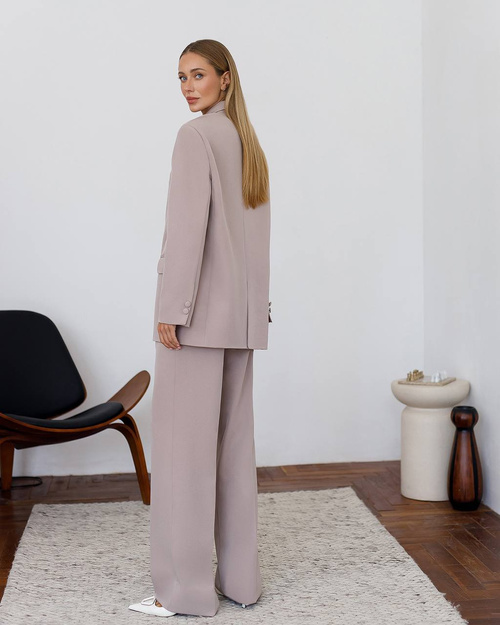 Damenanzug-Set in der Farbe Mokka