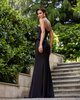 Raja Midikleid aus Satin mit offenem Rücken und Schleife - pistazienfarben