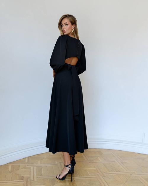 Elegancka rozkloszowana sukienka midi z bufiastymi rękawami zawiązywana na kokardę w kolorze czarnym