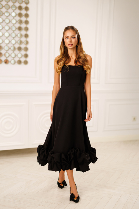 Elegantes schwarzes trägerloses Midikleid mit Rüschenbesatz