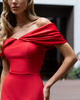Elegancka wieczorowa maxi sukienka z odkrytymi ramionami czerwona
