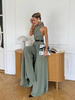 Kombinezon damski maxi khaki z wiązaniem na szyi – elegancki fason oversize 