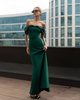 Elegancka maxi sukienka z odkrytymi ramionami zielona