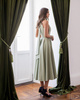 Elegantes, ärmelloses, ausgestelltes Midikleid mit Schnürung im Rücken - puderblau