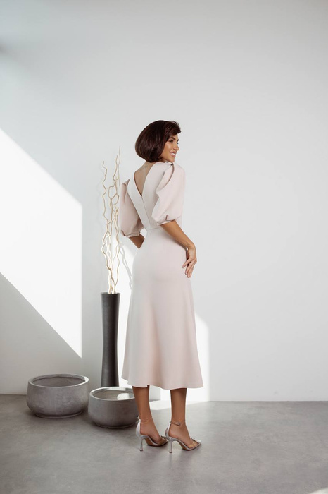 Elegantes ausgestelltes Midikleid mit Puffärmeln beige