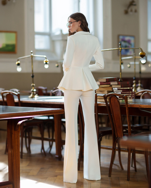 Cremefarbene Anzugjacke und Schlaghose für Damen 