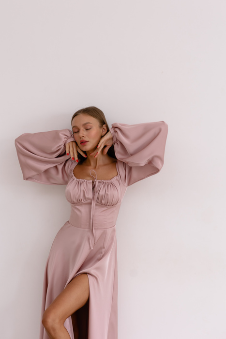 Długa sukienka Asti pudrowa