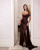 Raja Midikleid aus Satin mit offenem Rücken und Schleife - pistazienfarben 