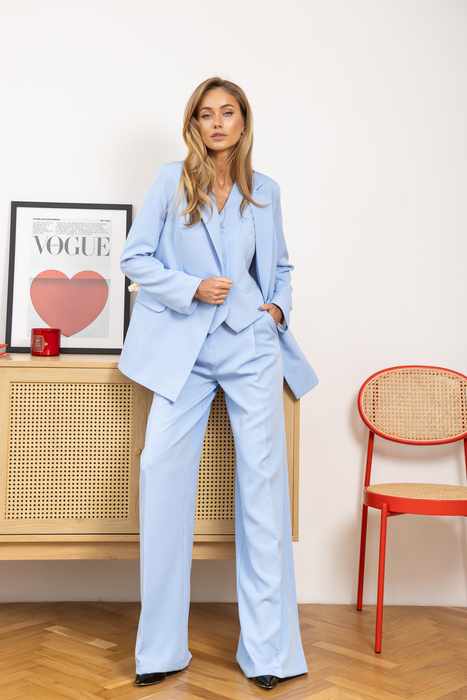 Dreiteiliger Damenanzug mit Weste blau