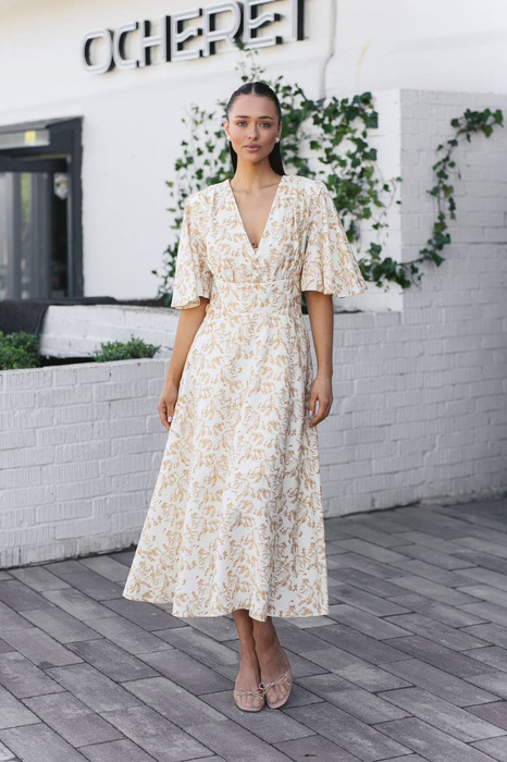 Elegantes schwarzes trägerloses Midikleid mit Rüschenbesatz