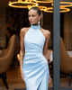 Raja Midikleid aus Satin mit offenem Rücken und Schleife - pistazienfarben 