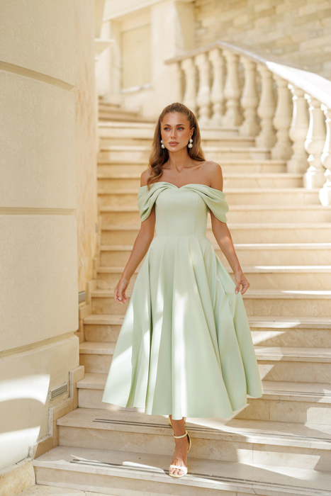 Ausgestelltes Kleid mit offenen Schultern - olivgrün