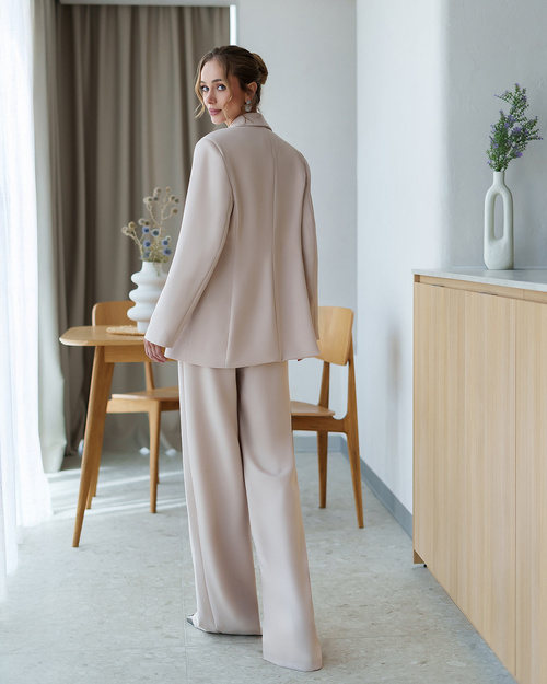 Dreiteiliger Damenanzug - ecru