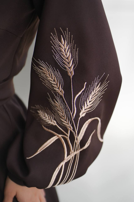 Midikleid mit Umschlag und Stickerei schwarz