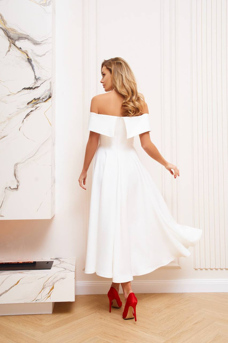 Sukienka wieczorowa Carmen – biała, odkrywające ramiona