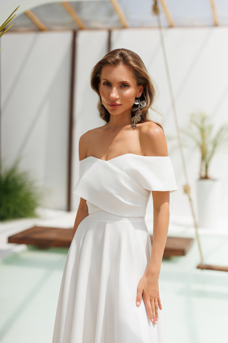 Sukienka wieczorowa Carmen – biała, odkrywające ramiona