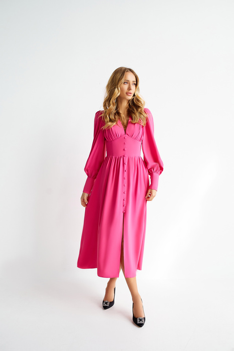 Sukienka midi z dekoracyjnymi guzikami różowa