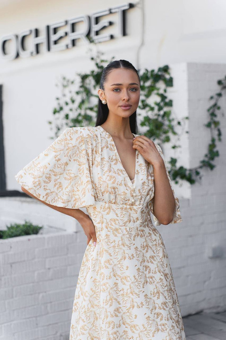 Elegancka sukienka midi w stylu boho z dekoltem V – beżowa we wzory
